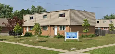 Three Bedroom Townhomes - Forest Glade - Esplanade Drive