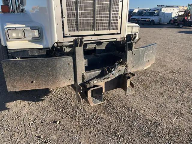 2016 Kenworth T800 in Heavy Trucks in Calgary - Image 18