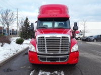 Ryder Stock ID: 242672 Transmission Type/Speed: AUTO 12 Engine: DIESEL DD13'17 GHG 435/1625 Horse Po... (image 1)