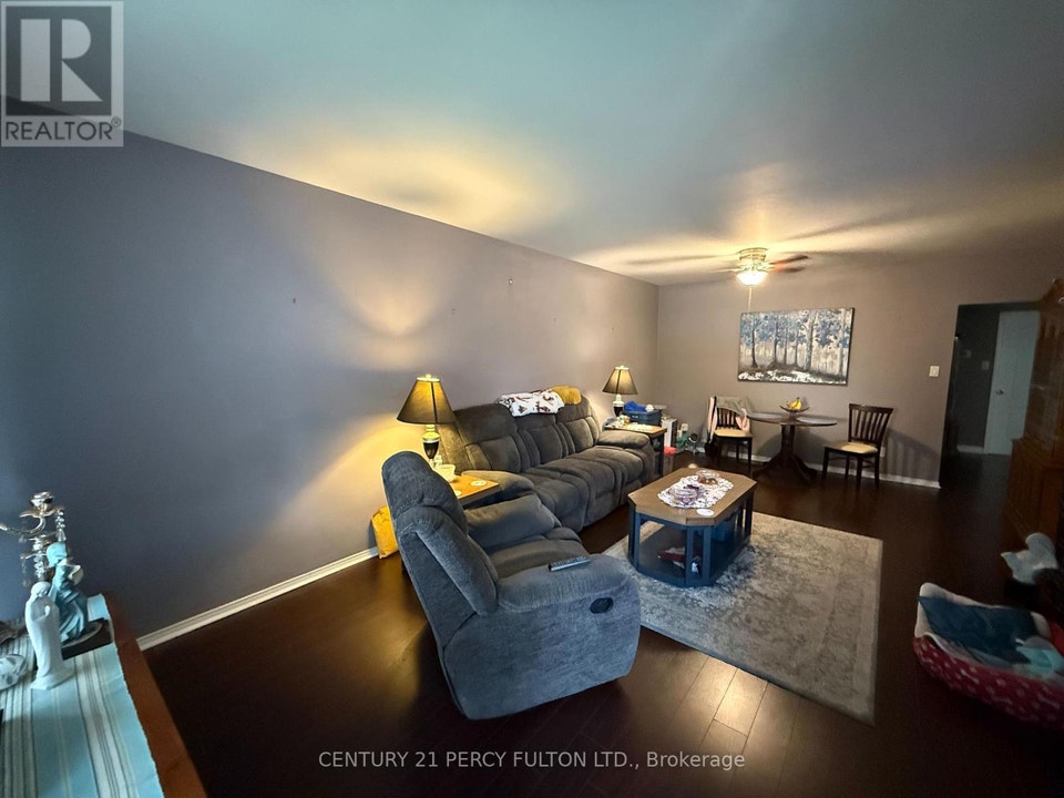 UNIT 1 - 220 ROSEDALE DRIVE Whitby (Downtown Whitby), Ontario 2