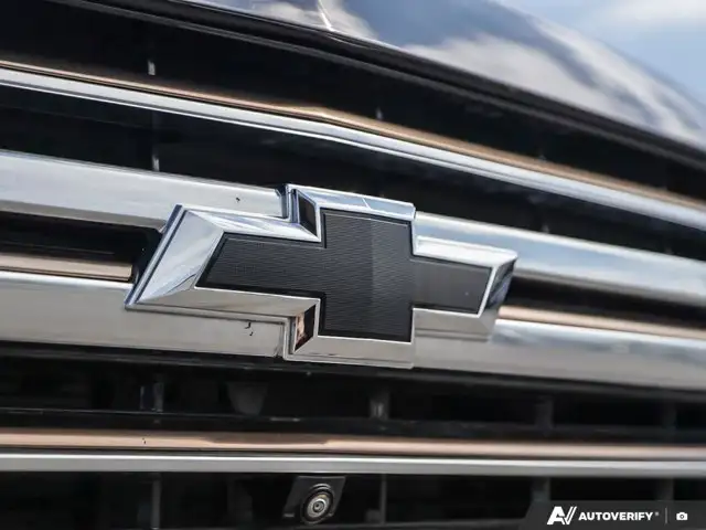 2024 Chevrolet Suburban High Country | HUD | Wireless Carplay in Cars & Trucks in London - Image 13