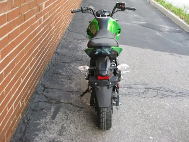 2017 Kawasaki 125 Pro in Street, Cruisers & Choppers in City of Toronto - Image 9