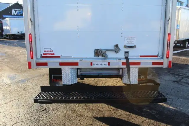 2024 Chevrolet Express 3500 CUBE 14 PIEDS + DECK 6.6 L / 39.000  in Cars & Trucks in Laval / North Shore - Image 17