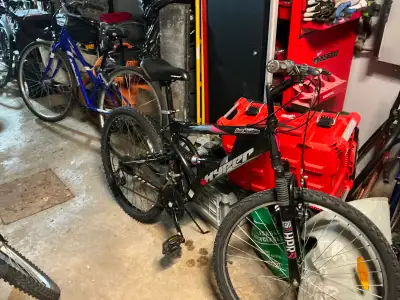 2 Vélo 26 pouce hyper femme ou homme 21 vitesse comme neuf, View more