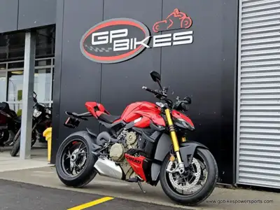 SOLD 2025 Ducati Streetfighter V4 S Ducati RedPush forward The Streetfighter V4 was an instant succe...