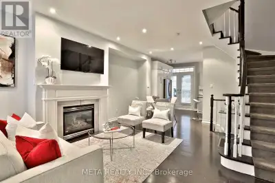 952 MILLWOOD ROAD Toronto (Leaside), Ontario