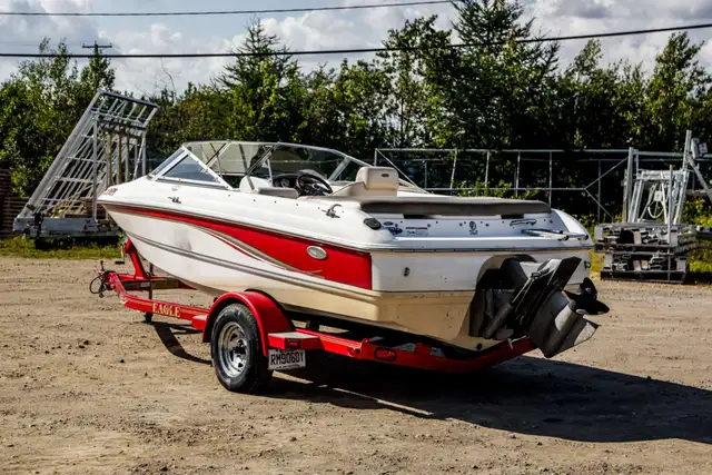 2006 Chaparral 18 SSI in Powerboats & Motorboats in Rimouski / Bas-St-Laurent - Image 9