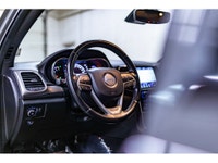 **ONE OWNER - ACCIDENT FREE** 70,227 KM This 2021 Jeep Grand Cherokee 4x4 Altitude is powered by a 3... (image 9)