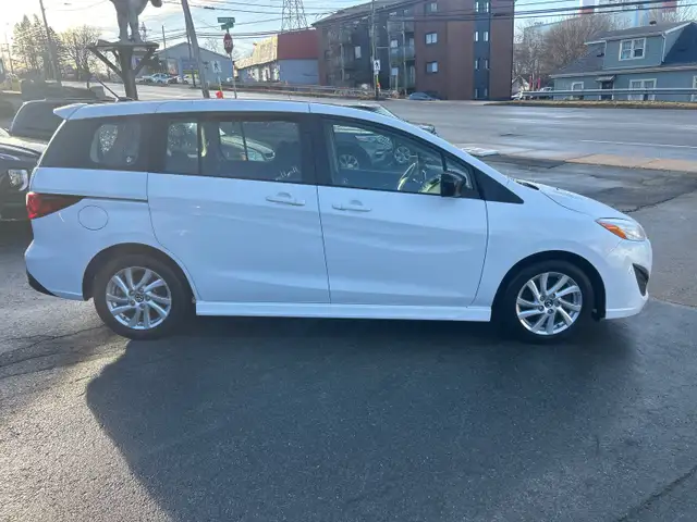 2016 Mazda 5 GS 6 Passenger, Easy on Fuel in Cars & Trucks in Dartmouth - Image 5