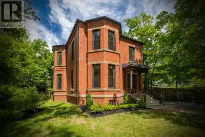 Once-in-a-lifetime opportunity to own a fully renovated heritage property in historic Annapolis Roya...