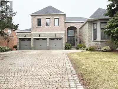 Elegant 5-Bedroom Executive Almost 5000 Sqft Home In Prestigious Bayview Hill. Features Triple Garag...