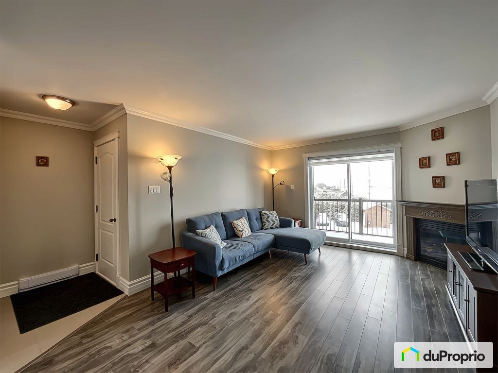 $370,000 - Condominium for sale in St-Hyacinthe (Ste-Rosalie) — photo 1