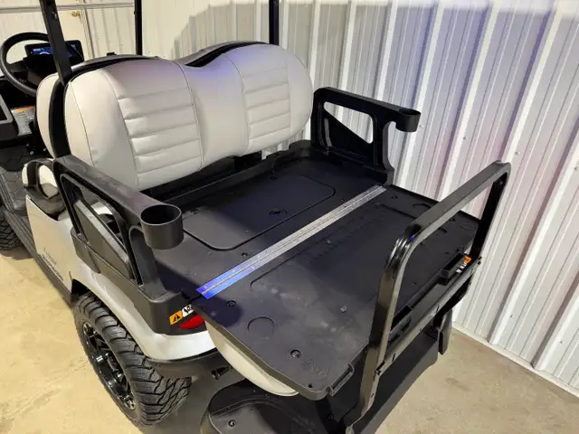 2026 EZGO EXPRESS S4 SUMMIT XT in ATVs in Vernon - Image 26