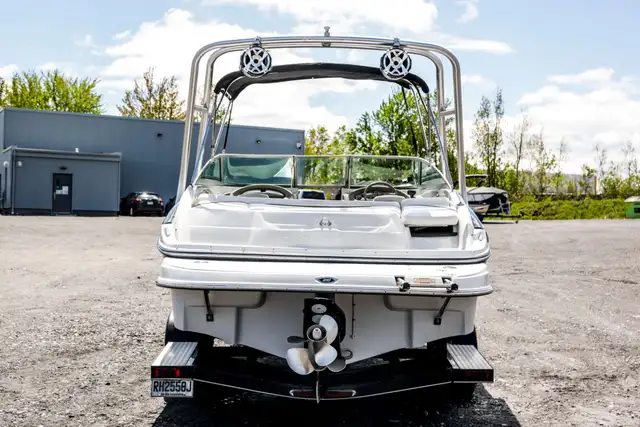 2008 Crownline 210LS in Powerboats & Motorboats in Rimouski / Bas-St-Laurent - Image 8
