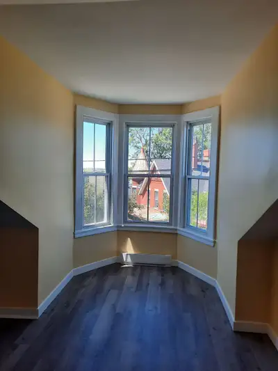 Newly Renovated Penthouse Studio Top Floor! This stunning, fully updated studio apartment offers mod...