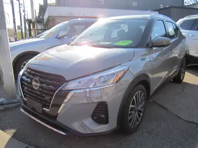 AUTOMATIC. FINISHED IN PASTEL GREY WITH BLACK INTERIOR. ALLOY WHEELS, A/C, BACK UP CAMERA, premium S...