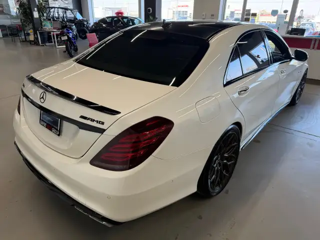 2015 Mercedes Benz S Class 4MATIC in Cars & Trucks in London - Image 7