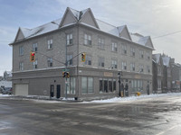 2 Bed, 1 Bath Close to Queens! 209-335 Barrie St