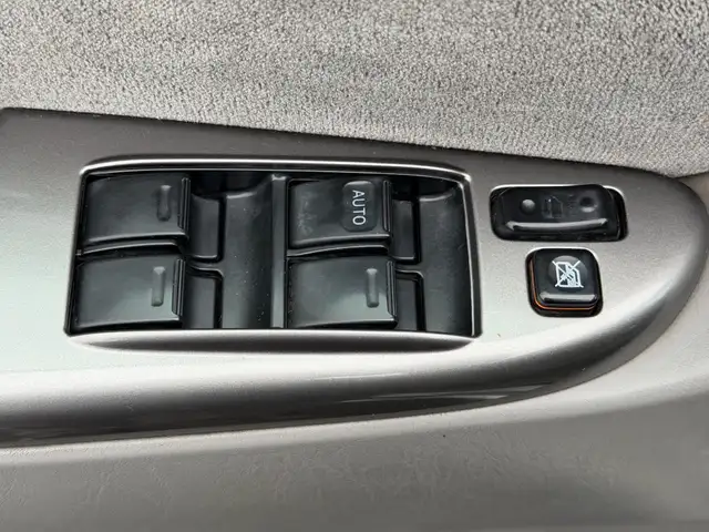 2006 Toyota Sienna 5dr CE 8-Passenger, FREE 0NE YEAR 20,000 KM L in Cars & Trucks in Vancouver - Image 20