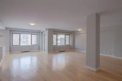 modern three-bedroom apartment Downtown, McGill - ID 3788