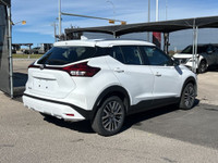 2025 NISSAN KICKS PLAY SV FRONT WHEEL DRIVE - NO ACCIDENTS - ONE OWNER FEATURES INCLUDE - - Cloth In... (image 4)