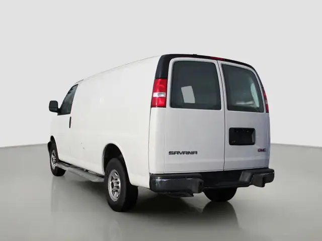 2023 GMC Savana Cargo Base in Cars & Trucks in Comox / Courtenay / Cumberland - Image 5