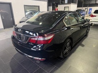 All vehicles come with a full vehicle History Report, ask to see it! 2017 honda accord touring featu... (image 2)