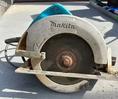 Makita Circular Saw $ 15.00 + GST Jeff 587-938-5032
