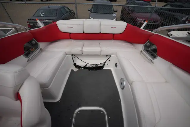 2009 SEA DOO WAKE 230 in Powerboats & Motorboats in Red Deer - Image 5