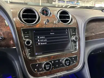 2019 Bentley Bentayga V8 AWD | NO LUX TAX | NIGHT VISION | HEADS, View more