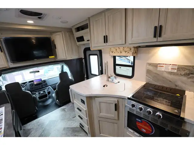 2026 Forest River Sunseeker NEUF 2500 Classe C /B+ Skirt paint + in RVs & Motorhomes in Laval / North Shore - Image 11