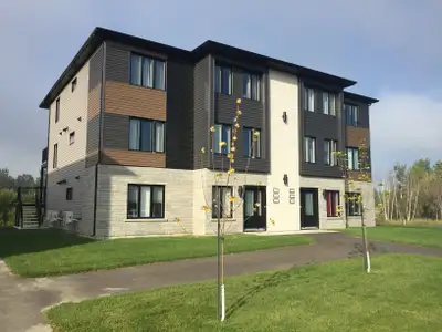 Magnifique 4 1/2, style condo, construction 2018 avec garage situé dans le domaine Valder à Trois-Ri...