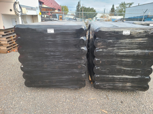 Landscaping Fabric / Weed Barrier Fabric to Prevent Weed Growth in Plants, Fertilizer & Soil in Calgary - Image 2