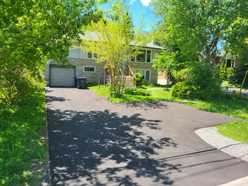 WALKOUT-BASEMENT APARTMENT FOR RENT – WEST ROUGE, SCARBOROUGH Meadowvale Road, Scarborough Bright, c...
