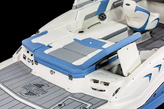 2026 Chaparral GTS 3 SURF in Powerboats & Motorboats in Kingston - Image 32