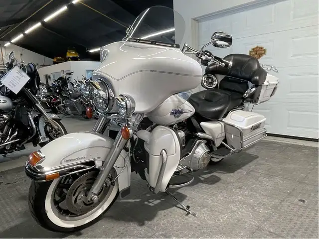 2006 Harley-Davidson Electra Glide Ultra Classic ONE OF A KIND/N in Sport Touring in North Bay - Image 5