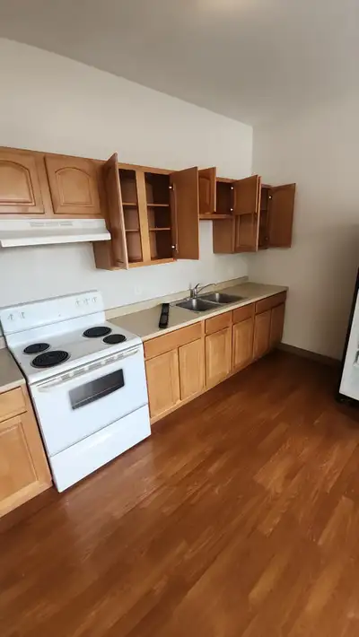 For Rent in Oxford - 1 Bed Unit 41 Jackson St. Unit 214 Oxford NS B0M 1P0 $1,200 All Inclusive $200....