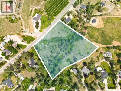 Welcome to your private estate! Nestled within the convenience of city amenities yet enveloped in th...