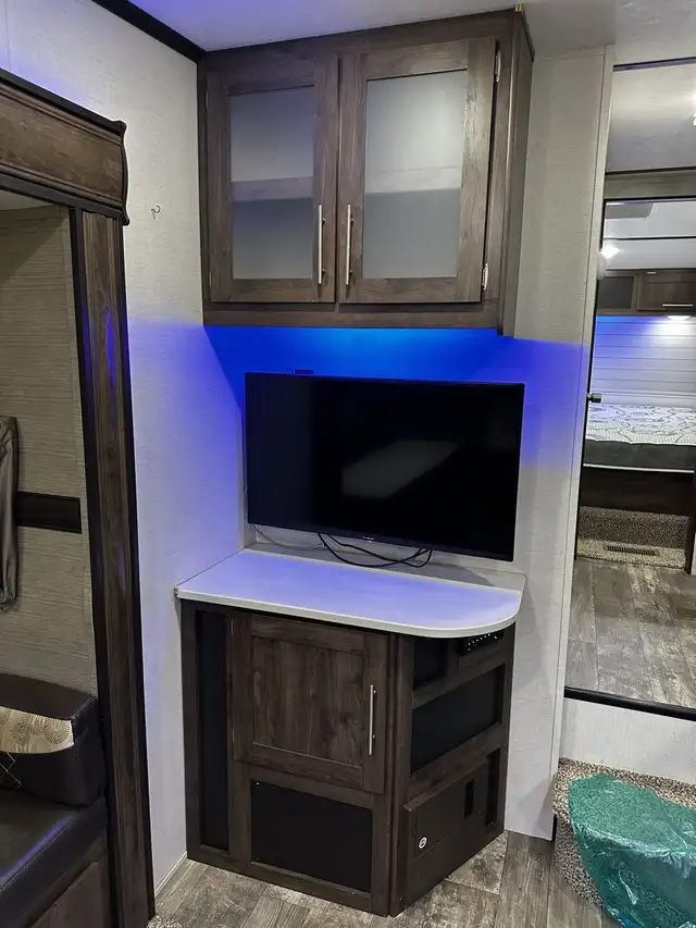 2018 ,Crossroads RV,Volante 240RL in Travel Trailers & Campers in Saskatoon - Image 5