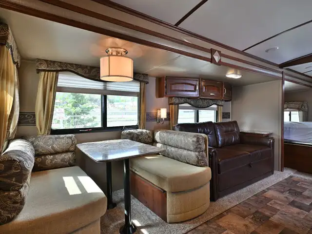 2014 Outback 300RB in Travel Trailers & Campers in St. Albert - Image 13