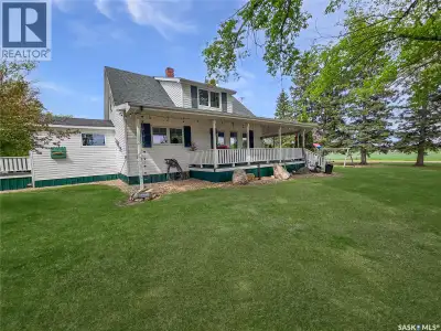 This expansive 6 quarter section property offers a true turnkey setup for a working cattle operation...