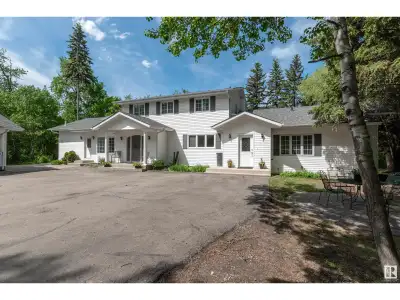DREAM LOCATION!!! Welcome to West Whitecroft! This beautiful acreage is situated on 3.19 acres in a...