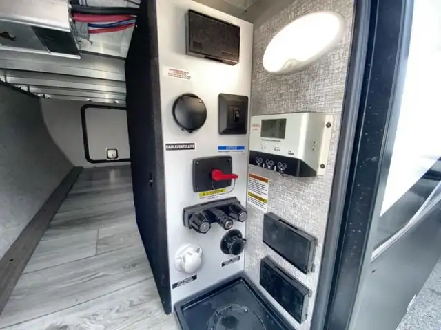 2025 EAST TO WEST Alta 3150KBH in Travel Trailers & Campers in Bedford - Image 23