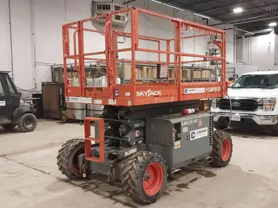 2017 Skyjack SJ6832 RT ROUGH TERRAIN SCISSOR LIFT, 1066 HOURS, DIESEL POWER 2017 Skyjack SJ6832 RT C...