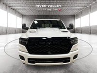 NAVIGATION, HEATED FRONT SEATS, ADAPTIVE CRUISE CONTROL, HEATED STEERING WHEEL, ALLOY WHEELS, TRAILE... (image 1)