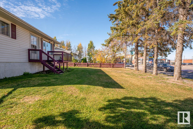5013 Parkview CR Cold Lake, Alberta in Houses for Sale in Edmonton - Image 2