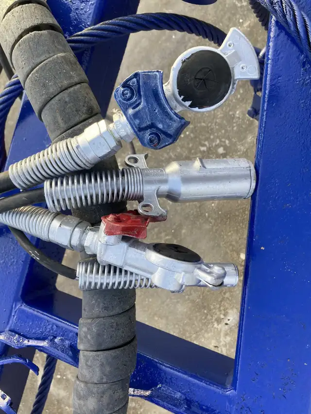 1999 Advance 27,000 Liter Quad axle Crude Oil Tanker Trailer in Heavy Equipment in Delta/Surrey/Langley - Image 12