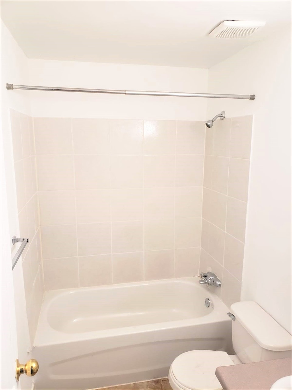 STUNNING 2 Bedroom - Downtown Oshawa 4