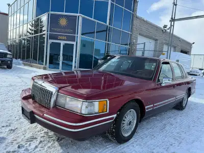 Alexander The Great Inc. 2695 Durante Way Milton, ON, L9T 5J1 Phone: 416-839-1558 1994 LINCOLN TOWN...