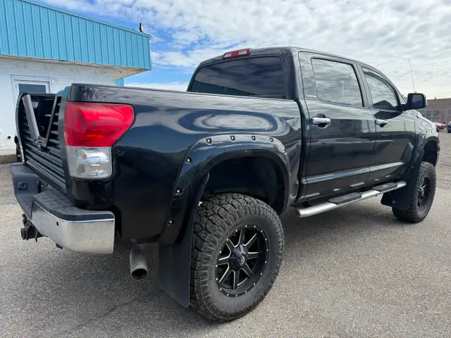 2007 Toyota Tundra Crewmax Limited LIFTED! in Cars & Trucks in Lethbridge - Image 3